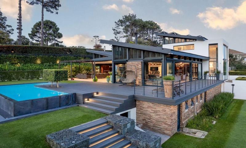 5 Bedroom Property for Sale in Bishopscourt Western Cape